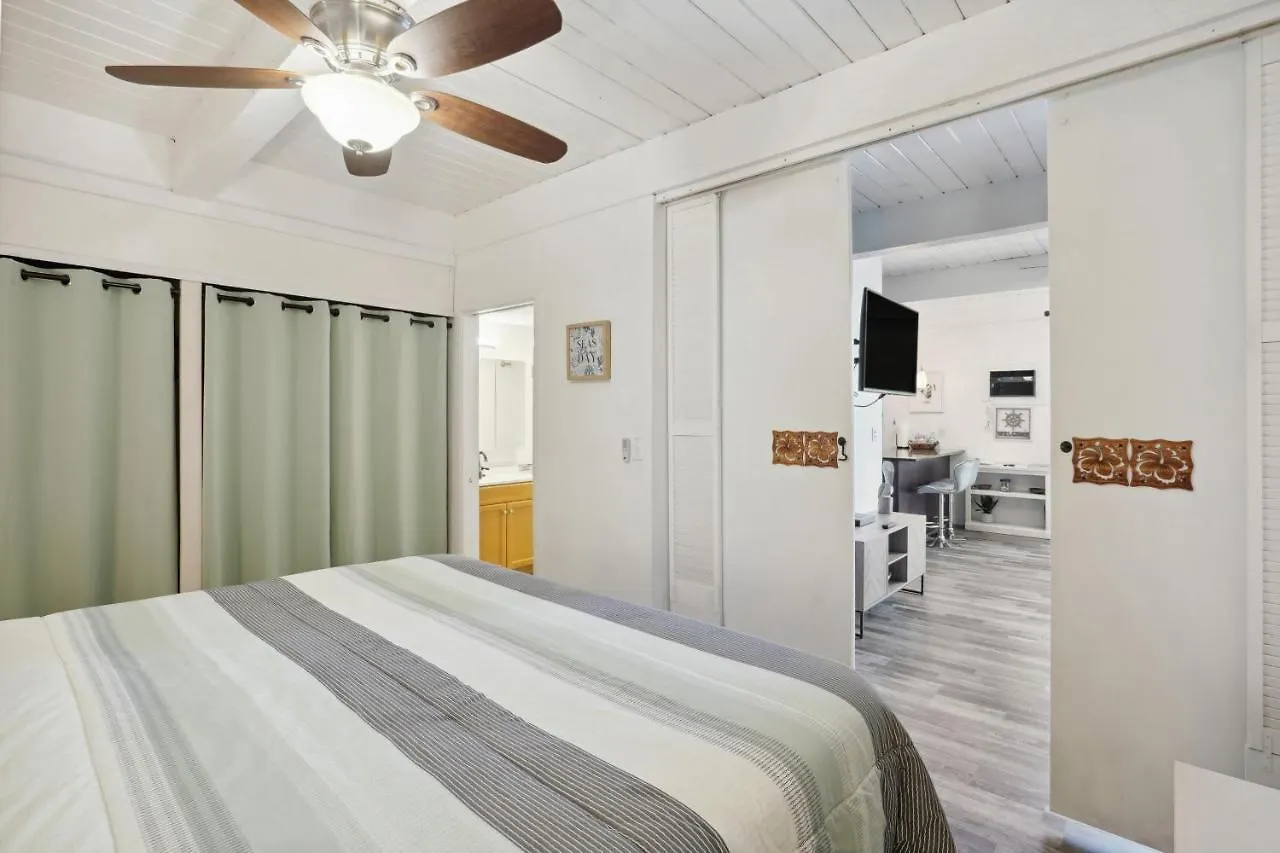 Airy Kailua-Kona Condo Less Than 1 Mi To Beach And Town Apartment